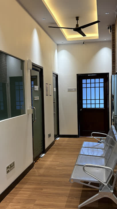 Ruang tunggu klinik yang telah direnovasi