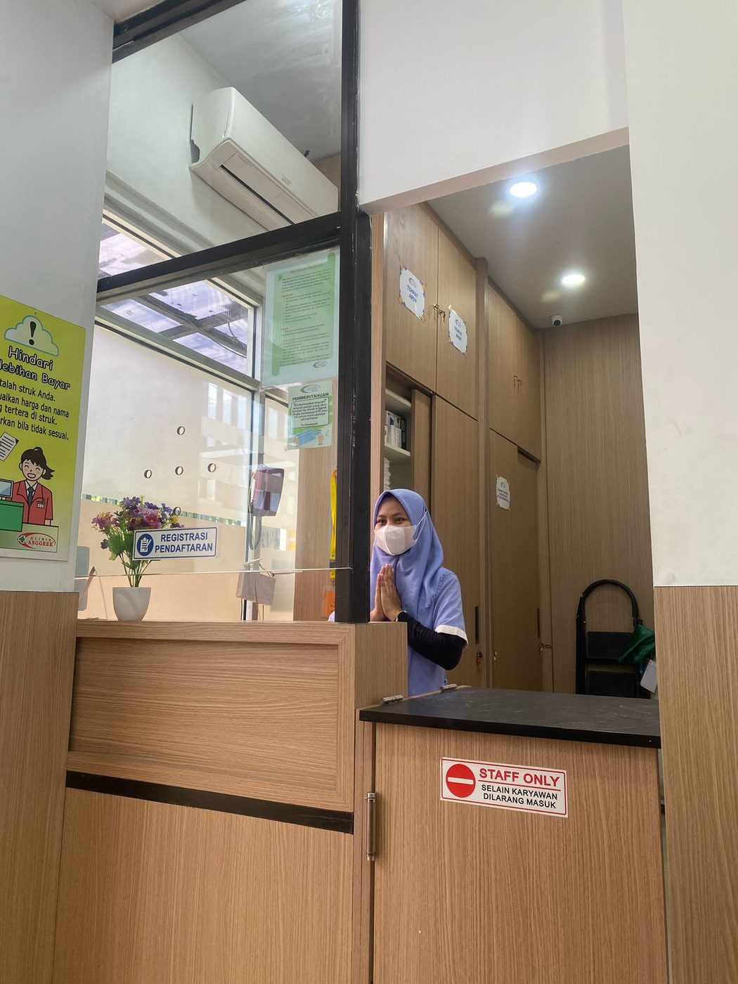 Klinik Anggrek Kerajinan